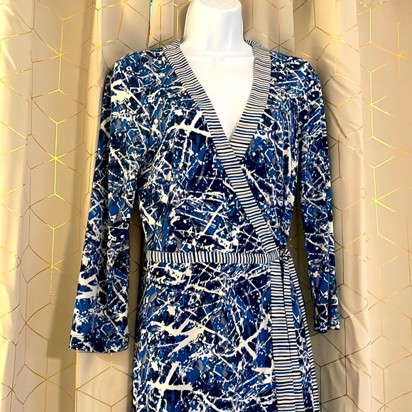 My favorite wrap dress ever! - Picture 2 of 6